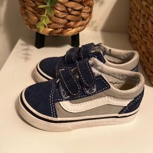 Toddler size 6 old school vans